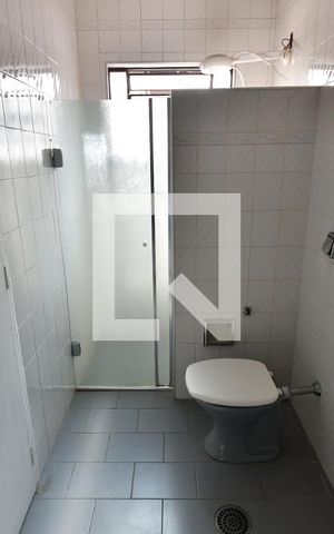 Casa à venda com 325m², 6 quartos e 3 vagasBanheiro 1