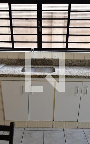 Casa à venda com 325m², 6 quartos e 3 vagasCozinha