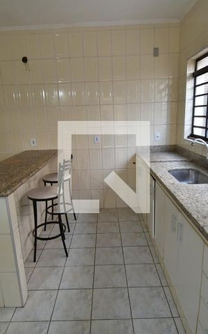 Casa à venda com 325m², 6 quartos e 3 vagasCozinha