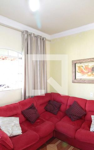 Casa à venda com 113m², 3 quartos e 4 vagasSala