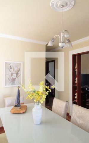 Casa à venda com 113m², 3 quartos e 4 vagasCopa