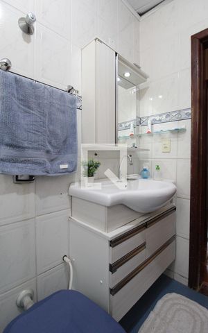 Casa à venda com 113m², 3 quartos e 4 vagasBanheiro Social