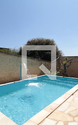 Casa à venda com 113m², 3 quartos e 4 vagasPiscina