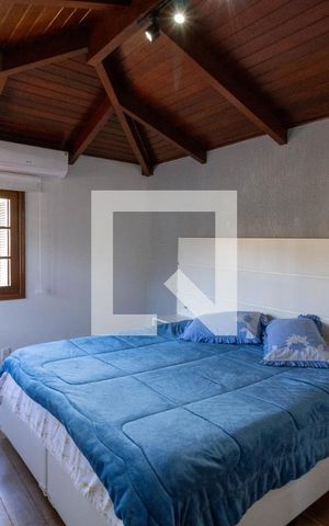Casa à venda com 314m², 3 quartos e 3 vagas Casa à venda com 314m², 3 quartos e 3 vagasSuíte