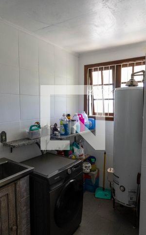 Casa à venda com 314m², 3 quartos e 3 vagas Casa à venda com 314m², 3 quartos e 3 vagasÁrea de Serviço