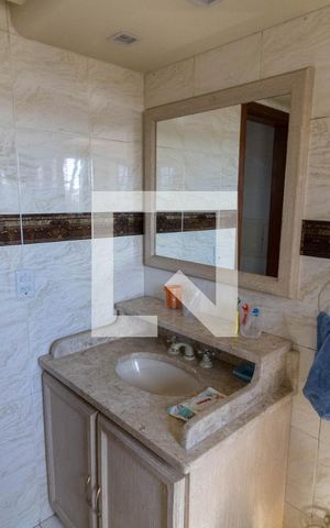 Casa à venda com 314m², 3 quartos e 3 vagas Casa à venda com 314m², 3 quartos e 3 vagasBanheiro 1