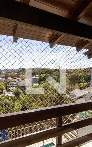 Casa à venda com 314m², 3 quartos e 3 vagas Casa à venda com 314m², 3 quartos e 3 vagasSacada