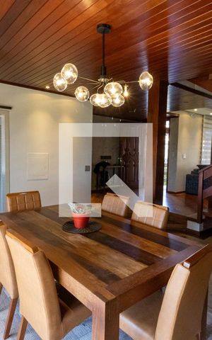 Casa à venda com 314m², 3 quartos e 3 vagas Casa à venda com 314m², 3 quartos e 3 vagasSala de Jantar