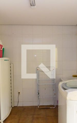 Casa à venda com 206m², 3 quartos e 2 vagas Casa à venda com 206m², 3 quartos e 2 vagasLavanderia