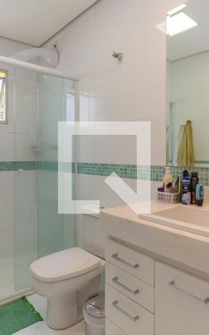 Casa à venda com 206m², 3 quartos e 2 vagas Casa à venda com 206m², 3 quartos e 2 vagasBanheiro da Suíte 1