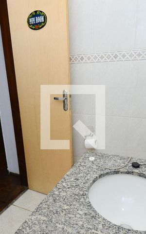 Casa à venda com 104m², 4 quartos e 2 vagasBanheiro suíte