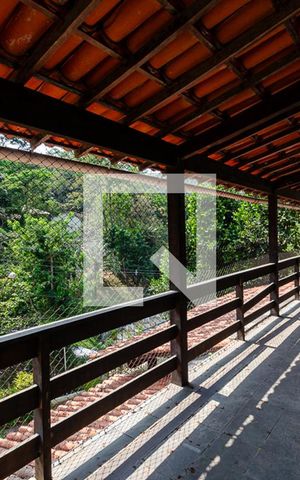 Casa de condomínio à venda com 400m², 4 quartos e 2 vagas Casa de condomínio à venda com 400m², 4 quartos e 2 vagasQuarto 2