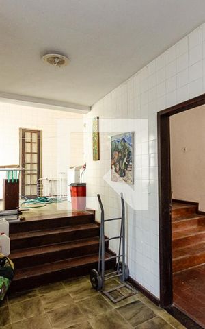 Casa de condomínio à venda com 400m², 4 quartos e 2 vagas Casa de condomínio à venda com 400m², 4 quartos e 2 vagasCozinha