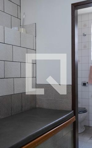 Casa à venda com 375m², 3 quartos e 4 vagas Casa à venda com 375m², 3 quartos e 4 vagasQuarto de Serviço