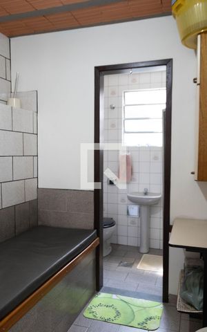 Casa à venda com 375m², 3 quartos e 4 vagas Casa à venda com 375m², 3 quartos e 4 vagasQuarto de Serviço