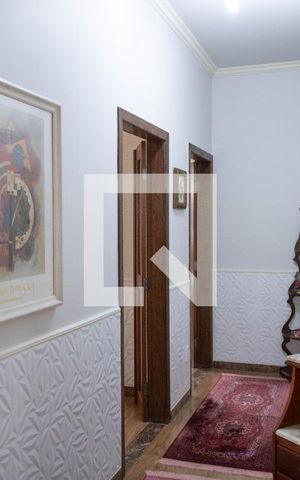 Casa à venda com 375m², 3 quartos e 4 vagas Casa à venda com 375m², 3 quartos e 4 vagasCorredor