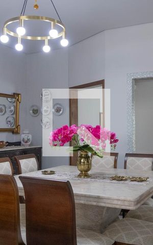 Casa à venda com 375m², 3 quartos e 4 vagas Casa à venda com 375m², 3 quartos e 4 vagasCopa
