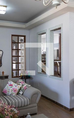 Casa à venda com 375m², 3 quartos e 4 vagas Casa à venda com 375m², 3 quartos e 4 vagasSala