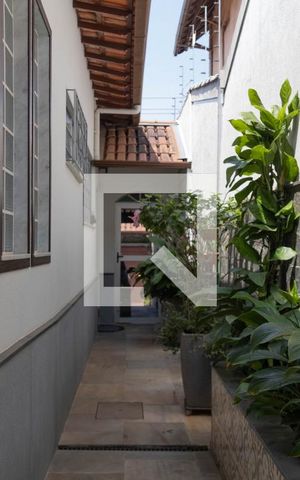 Casa à venda com 375m², 3 quartos e 4 vagas Casa à venda com 375m², 3 quartos e 4 vagasÁrea externa