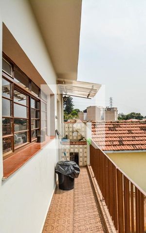 Casa à venda com 250m², 3 quartos e 2 vagas Casa à venda com 250m², 3 quartos e 2 vagasVaranda da Suite
