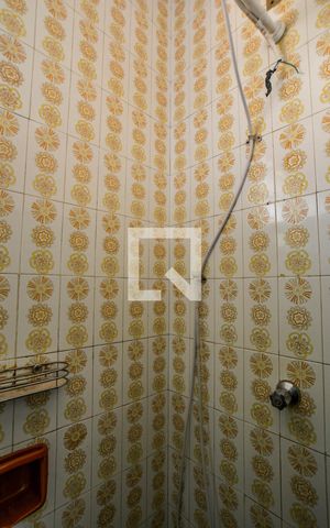 Casa à venda com 250m², 3 quartos e 2 vagas Casa à venda com 250m², 3 quartos e 2 vagasBanheiro Social