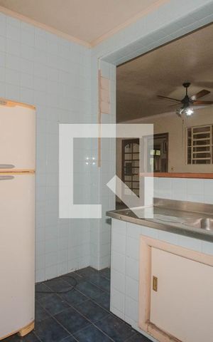 Casa à venda com 411m², 5 quartos e 4 vagas Casa à venda com 411m², 5 quartos e 4 vagasCozinha