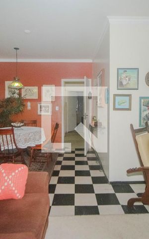 Casa à venda com 411m², 5 quartos e 4 vagas Casa à venda com 411m², 5 quartos e 4 vagasSala Íntima