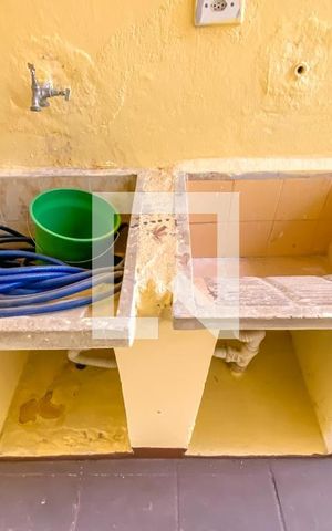 Casa à venda com 320m², 3 quartos e 2 vagas Casa à venda com 320m², 3 quartos e 2 vagasÁrea de Serviço Casa 2