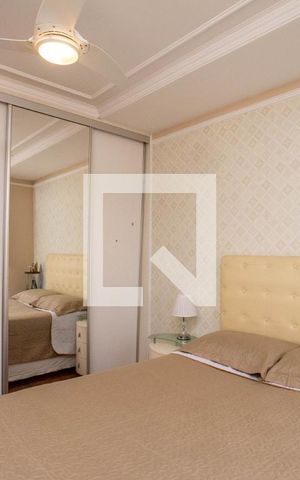 Apartamento à venda com 81m², 3 quartos e 2 vagas Apartamento à venda com 81m², 3 quartos e 2 vagasSuíte