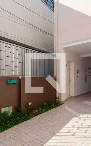 Casa à venda com 240m², 5 quartos e 3 vagas Casa à venda com 240m², 5 quartos e 3 vagasGaragem