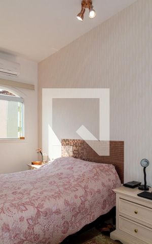Casa à venda com 240m², 5 quartos e 3 vagas Casa à venda com 240m², 5 quartos e 3 vagasQuarto 3 - Suíte