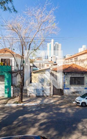 Casa à venda com 240m², 5 quartos e 3 vagas Casa à venda com 240m², 5 quartos e 3 vagasVista - Quarto 1