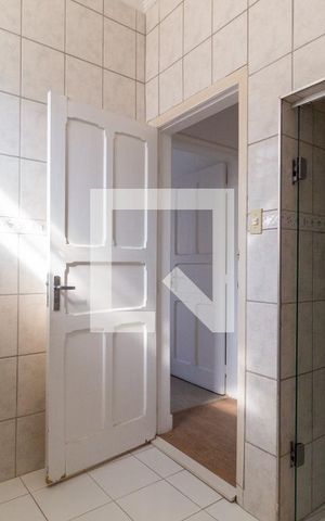 Casa à venda com 240m², 5 quartos e 3 vagas Casa à venda com 240m², 5 quartos e 3 vagasBanheiro Social