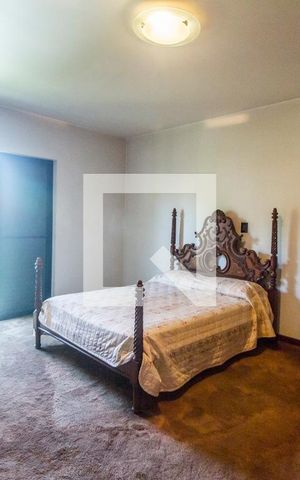 Casa de condomínio à venda com 651m², 4 quartos e 6 vagas Casa de condomínio à venda com 651m², 4 quartos e 6 vagasQuarto 3