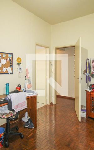 Casa à venda com 367m², 2 quartos e 2 vagas Casa à venda com 367m², 2 quartos e 2 vagasQuarto 1