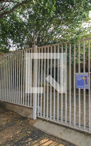 Casa à venda com 367m², 2 quartos e 2 vagas Casa à venda com 367m², 2 quartos e 2 vagasPlaquinha
