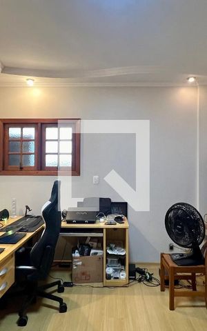 Apartamento para alugar com 201m², 3 quartos e 2 vagas Apartamento para alugar com 201m², 3 quartos e 2 vagasEscritório