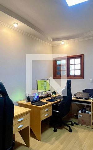 Apartamento para alugar com 201m², 3 quartos e 2 vagas Apartamento para alugar com 201m², 3 quartos e 2 vagasEscritório