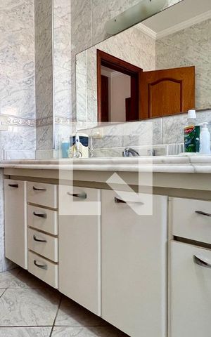 Apartamento para alugar com 201m², 3 quartos e 2 vagas Apartamento para alugar com 201m², 3 quartos e 2 vagasBanheiro da Suíte