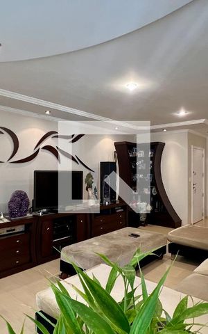 Apartamento para alugar com 201m², 3 quartos e 2 vagas Apartamento para alugar com 201m², 3 quartos e 2 vagasSala