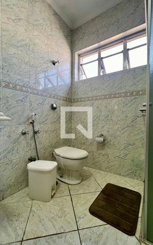 Apartamento para alugar com 201m², 3 quartos e 2 vagas Apartamento para alugar com 201m², 3 quartos e 2 vagasBanheiro da Suíte
