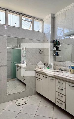 Apartamento para alugar com 201m², 3 quartos e 2 vagas Apartamento para alugar com 201m², 3 quartos e 2 vagasBanheiro
