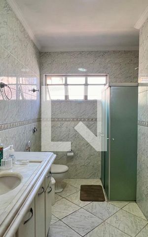 Apartamento para alugar com 201m², 3 quartos e 2 vagas Apartamento para alugar com 201m², 3 quartos e 2 vagasBanheiro da Suíte