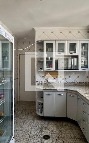 Apartamento para alugar com 201m², 3 quartos e 2 vagas Apartamento para alugar com 201m², 3 quartos e 2 vagasCozinha