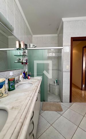 Apartamento para alugar com 201m², 3 quartos e 2 vagas Apartamento para alugar com 201m², 3 quartos e 2 vagasBanheiro