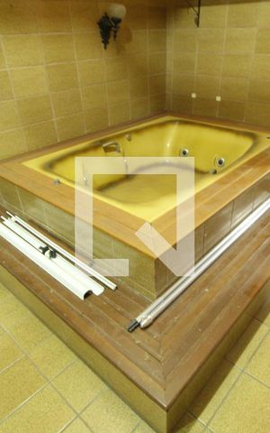 Casa à venda com 410m², 4 quartos e 5 vagasBanheiro da suíte