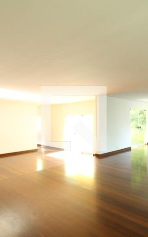 Casa à venda com 410m², 4 quartos e 5 vagasSala