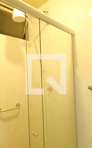 Casa à venda com 410m², 4 quartos e 5 vagasBanheiro social