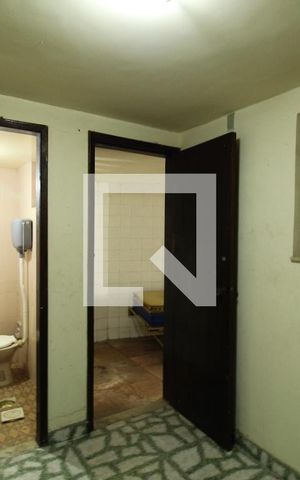 Casa à venda com 410m², 4 quartos e 5 vagasDependência - Quarto