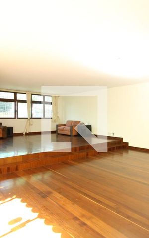 Casa à venda com 410m², 4 quartos e 5 vagasSala